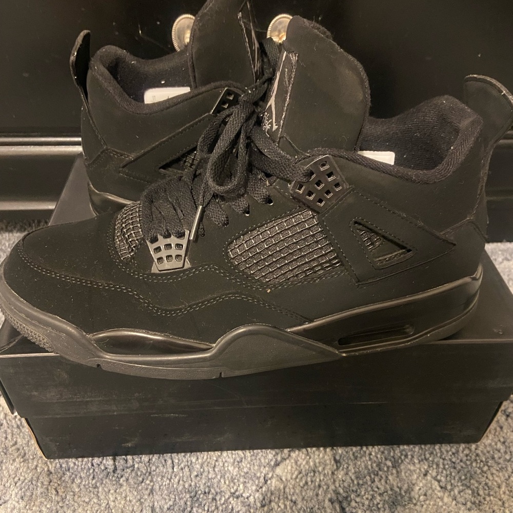 Jordan 4 black cat